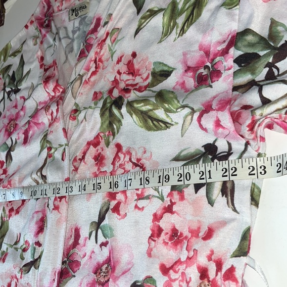 🌹Show Me Your MuMu🌹Brie Robe ‘Garden of Blooms’ - Picture 10 of 13